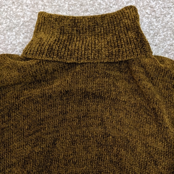 (2/$25) Pierre Cardin ribbed knit velour turtleneck sweater golden caramel - Picture 4 of 14